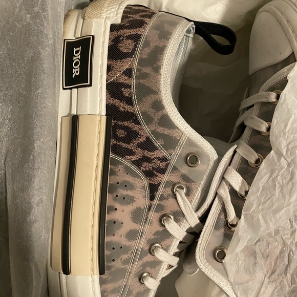 Christian Dior - Picture 9 of 13